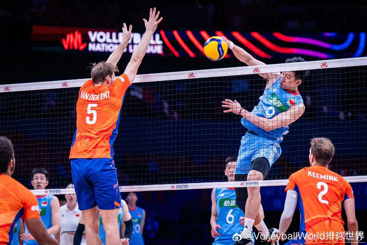 中国男排力克荷兰队，勇夺世界男排联赛胜利